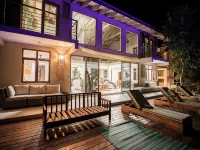 Hawksbill - 4 BR Villa in Treasure Beach w/ AC, WiFi, Private Cove & Staff Hotels in Treasure Beach