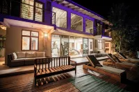 Hawksbill - 4 BR Villa in Treasure Beach w/ AC, WiFi, Private Cove & Staff