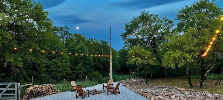 Little White Barn - Private 20 Acre Escape w/ Pond Hotels in Wise County