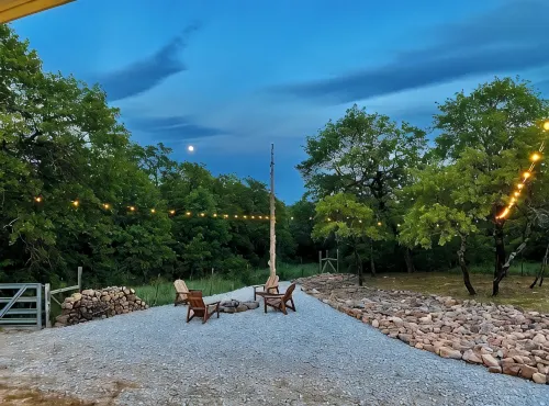 Little White Barn - Private 20 Acre Escape w/ Pond