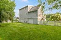 3-bedroom house in peaceful Narragansett - Walk to Beach! - Wifi