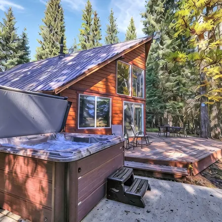 Tranquil Dog-Friendly Lake Cabin