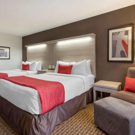 Coast Calgary University Area Hotel by APA Отели рядом с достопримечательностью «Станция 45 Street C»