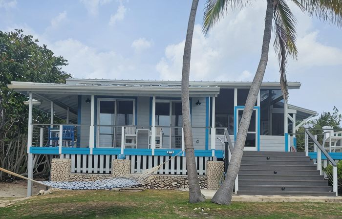Beach Front Paradise Home.  Luxurious Funishings!
