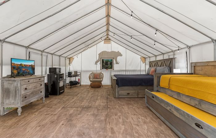 Furnished Glamping Tent/King Bed/Access to the Red River - Noble Bear - #4