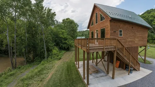 Beautiful River Front Cabin with Mountain views - Mountain view