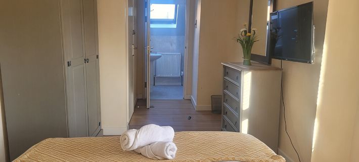 Large 5 bedroom town-centre home close to the beach, sleeps 9. Hôtels à&nbsp;: Aberystwyth