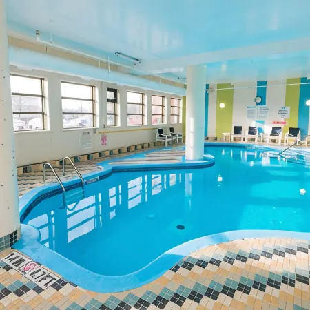 Holiday Inn & Suites OTTAWA KANATA by IHG