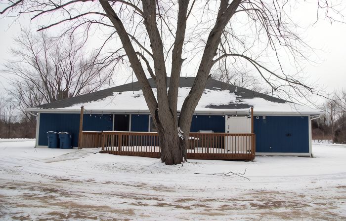 Spacious 4BR Fennville Farmhouse on 20 acres w/ Pool Table