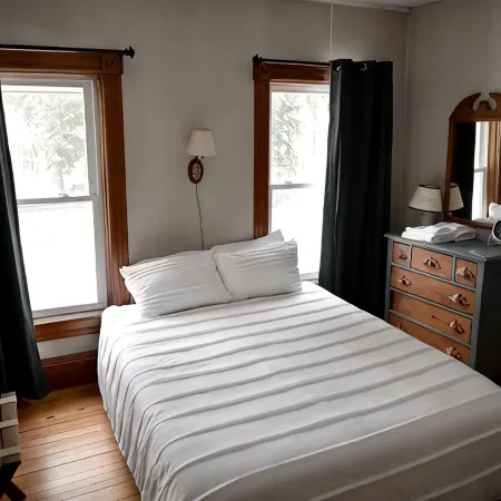 Hot Tub - 7 bedrooms - 5 minutes from Okemo Ski - enchanting 200 year old VT inn
