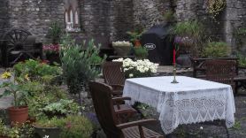 Private Annex to Manor Sleeps 6