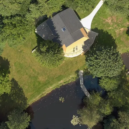 Magnificent chalet on a green island. 2 ponds, private sauna and jacuzzi
