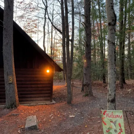 Whitewater Country with Hot Tub, Free WiFi & Indoor Wood Burning Fireplace!