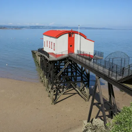 Sea View Apartment Tenby, Pembrokeshire, Wales. Near Beach, Restaurants & Shops