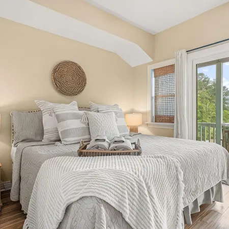 Break Time 3 BR, 3.5 Bath, Mini-Waterpark, Pool, Gym, Linens Provided Sleeps 7