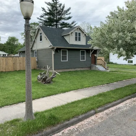 Park Right by Your Door -1 BR, 1 Bath, Full Kitchen, 1st Floor Laundry.