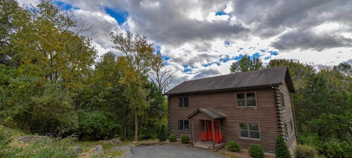 Cabin 114, Luxury 6 bedroom, 3 bath cabin minutes from Downtown Lexington! Hotels in Rockbridge County