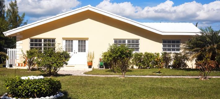 Spacious 4-Bedroom Villa, on a Lovely Waterway, with Beach and Ocean Views Hotele w: Freeport