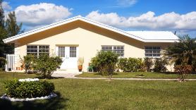 Spacious 4-Bedroom Villa, on a Lovely Waterway, with Beach and Ocean Views