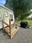 Cozy mobile home on the river in Benton City with WiFi and AC
