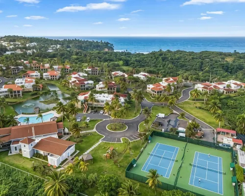 Oceanview Villa in Gated Beachfront Community w/ Full Backup Generator & Cistern Hotels in Vega Alta