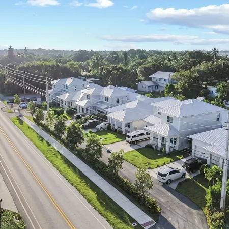 Welcome to Casa Rio Rancho, our vibrant ranch-style house in scenic Jensen Beach