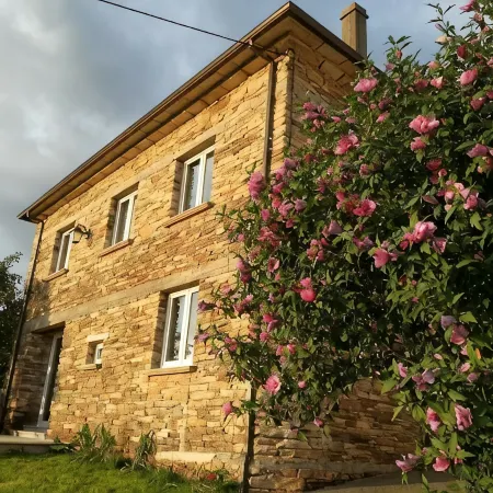 House in the Village | 4 Double Rooms | Fireplace Terrace | Yard