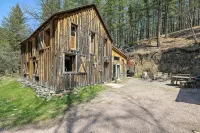 The Barn minutes from Mt Rushmore - Pools