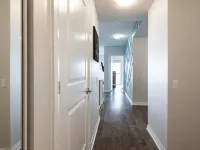 Luxury condo w breathtaking sunset views close to airport & downtown Mississauga