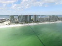 PENTHOUSE - TOP FLOOR - BEACHFRONT & CHAIRS - POOL - BALCONY - GYM-NEW ELEVATORS - ジャグジー
