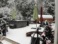 Hottub, Sauna, Deck, Backyard, Hi-Speed Internet - 3-Star