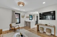 Boho-chic themed bungalow in charming Shandon Columbia, SC. - 4つ星