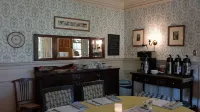 Moseley Cottage Inn and the Town Motel