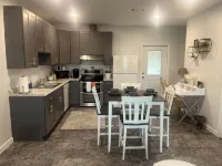 Cozy Modern House Near Interstate, Amusement Parks, Hospital, 20 Min from Beach - Boutique