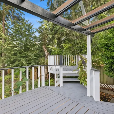 Charming 1-Bedroom House in Lovely Burien with  High Speed WiFi,