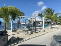 Casita Key Largo Getaway: Your Gateway to Reefs, Sunsets, and Island Bliss! - บังกะโล