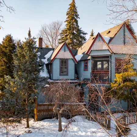 Modern Victorian on private secluded lot, spectacular views, centrally located!