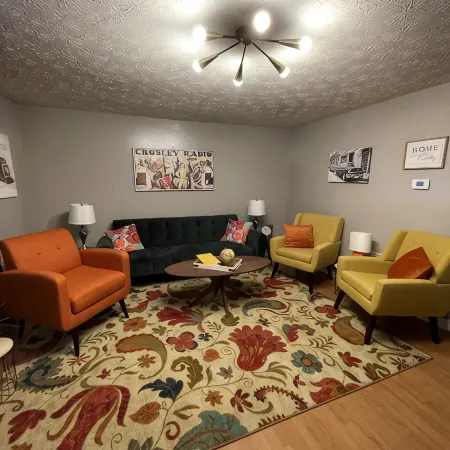 “our little retro scene” No cleaning fee and no Taxes all include.