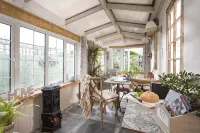 Quirky home with romantic shepherds' hut bedrooms and pretty garden near Padstow - 4つ星
