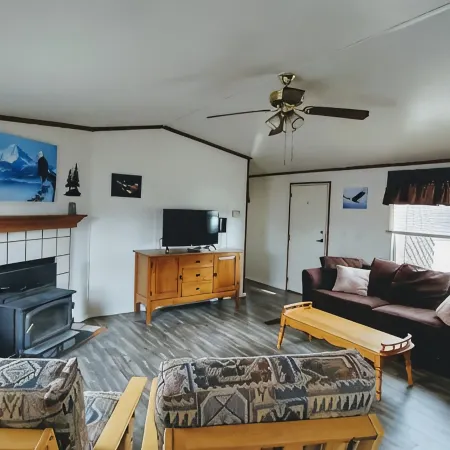Peaceful/Beautiful Mountain Views & centrally located to all the mountain fun