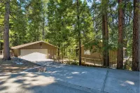 Gorgeous 3 bedroom cabin with Garage parking and Tesla supercharger close by - Alphydda