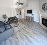 Family Friendly House- Close to Branson & Springfield,MO with king size bed