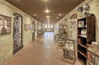 Brick Haven, 2 bedroom condo in the Grand Traverse Commons - 4-نجوم
