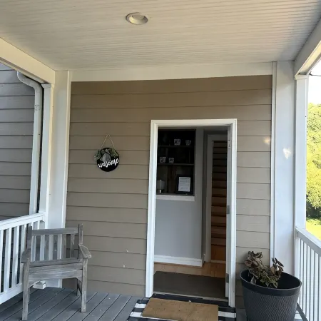 Studio with close proximity to the wineries and hiking
