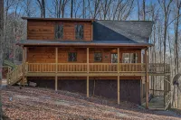 Blue Ridge Cabin, Mountain Views, Hot Tub, Game Room – Sleeps 12 Near Downtown