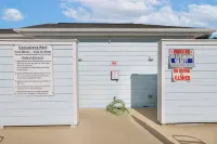 Book Your Sea Trail Getaway in This Ground Floor, Pet Friendly Condo - プール