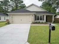 Newly built 4BR 2BA home in the heart of Pooler, GA!  1 mile from I-95 and I-16! Hotel di Pooler