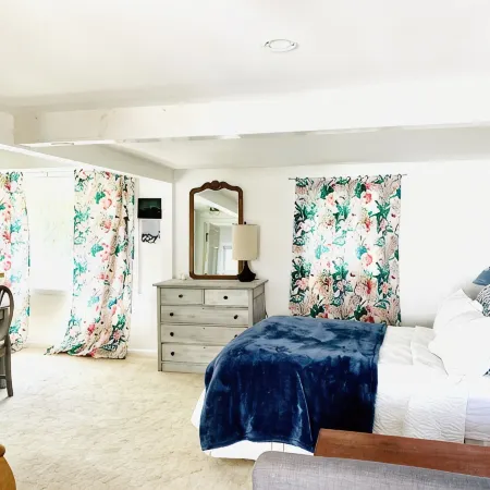 Private unique home short 5 minutes walk to the beach and the bay.