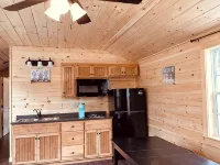 Green Cabin in Surry close to Acadia and Bar Harbor Hotele w: Surry