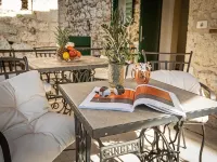 Theatre Luxury Rooms Hotels in de buurt van Old Split